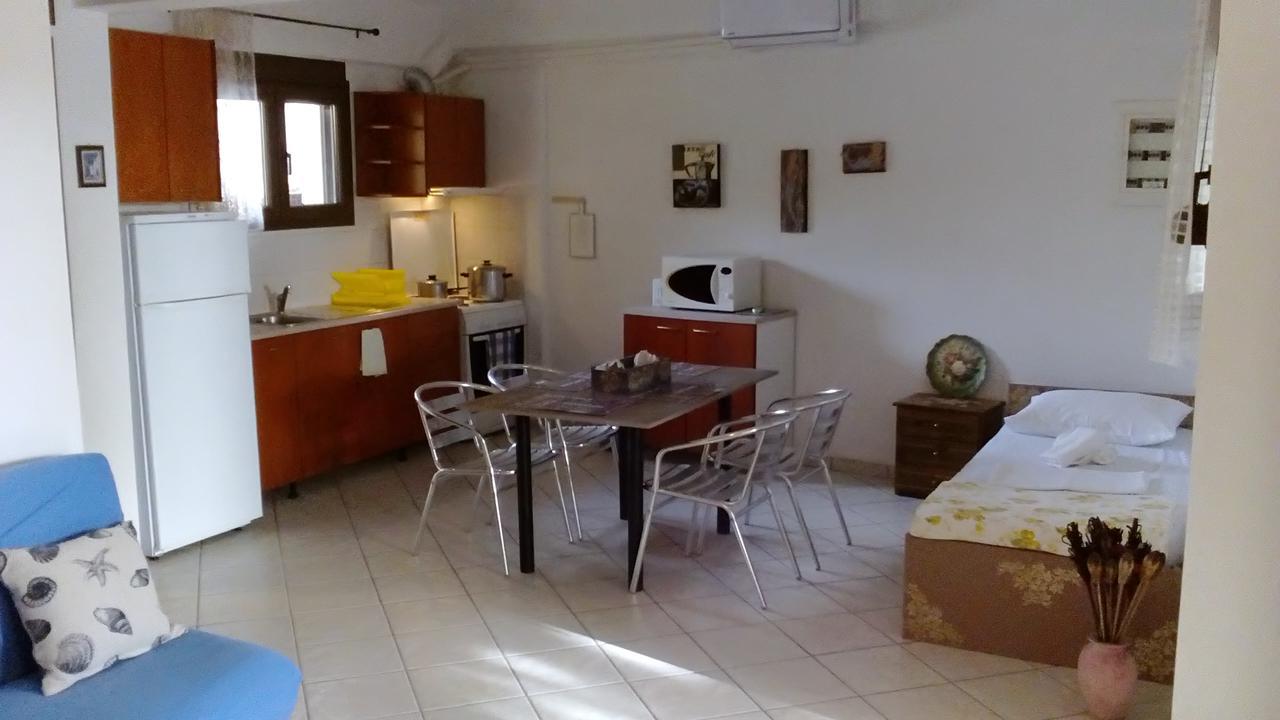 Natalia'S Apartments Nikiti  Dış mekan fotoğraf